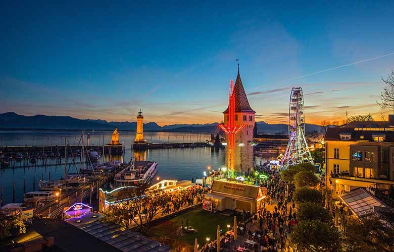 Weihnachtsschiff zur Lindauer Hafenweihnacht und zu den Weihnachtsmärkten Bregenz Vorarlberg Lines